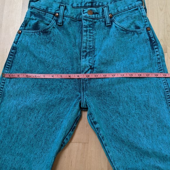 Turquoise Acid Wash Vintage Wrangler Jeans size 6 US (Size 9 wrangler) - Picture 8 of 9